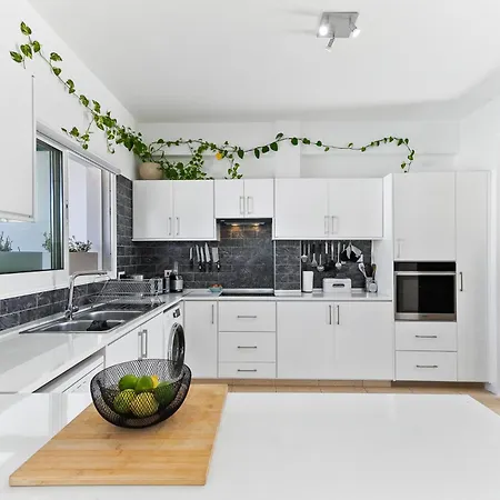 Neda Villa